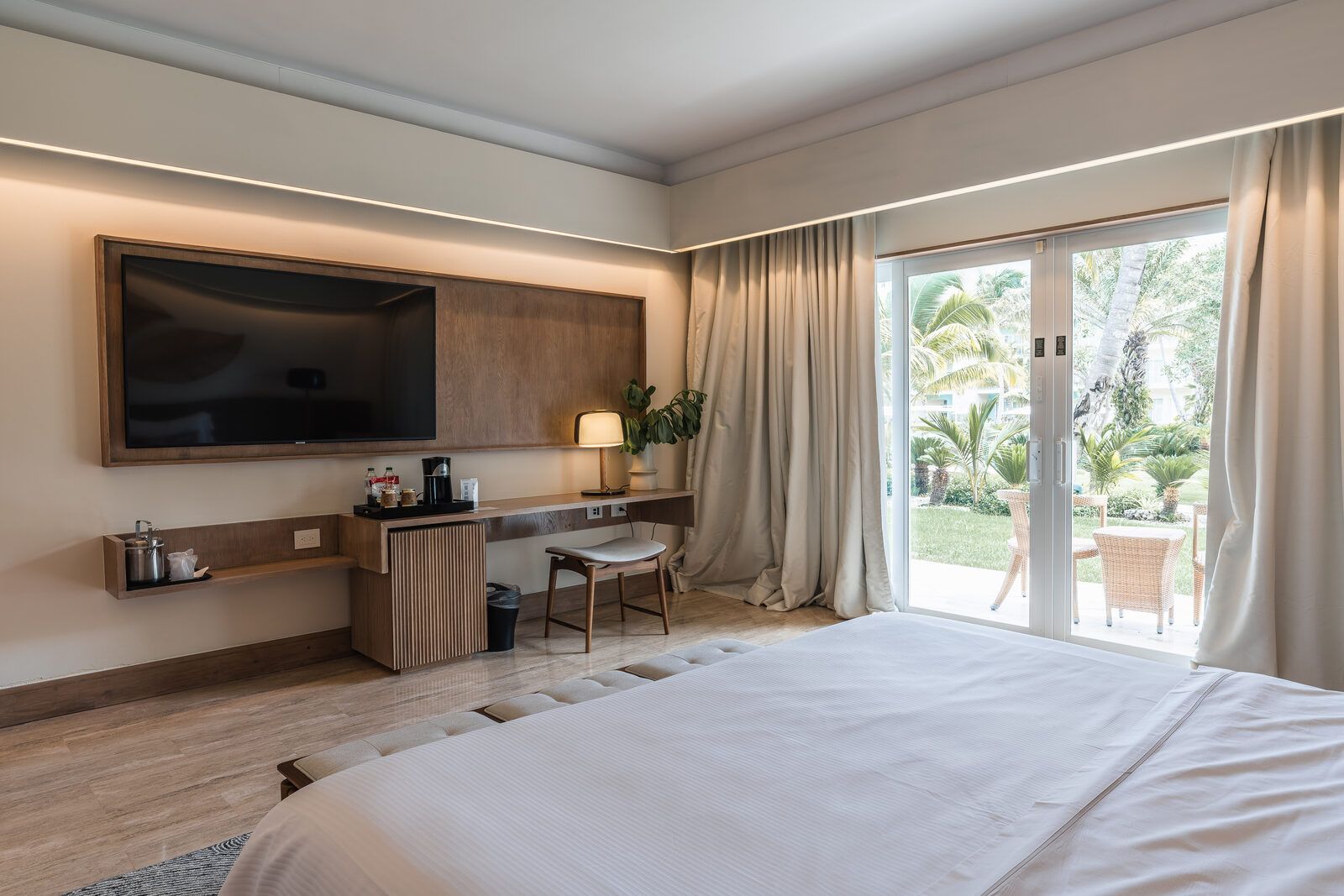 Habitación de hotel en Punta Cana con mobiliario a medida de SOMMA